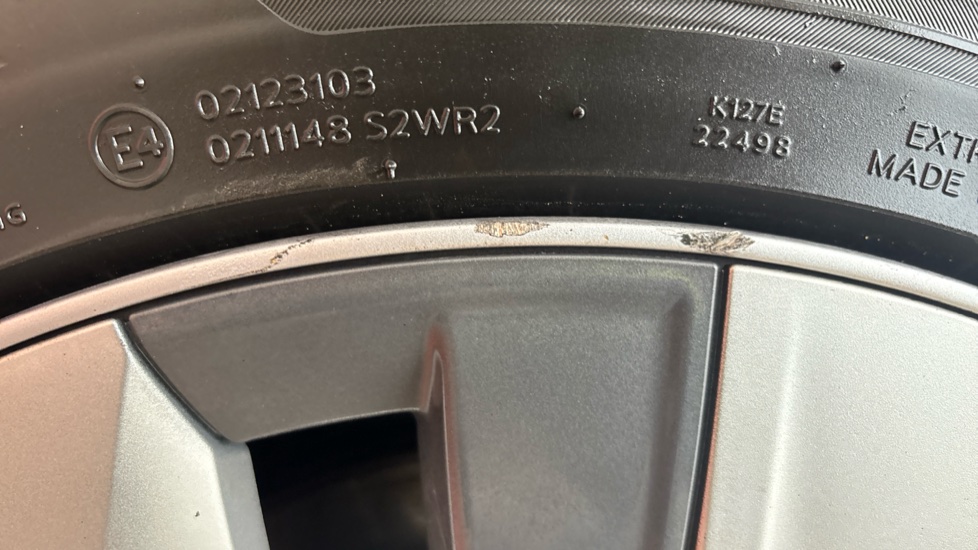 TESLA MODEL Y scuff