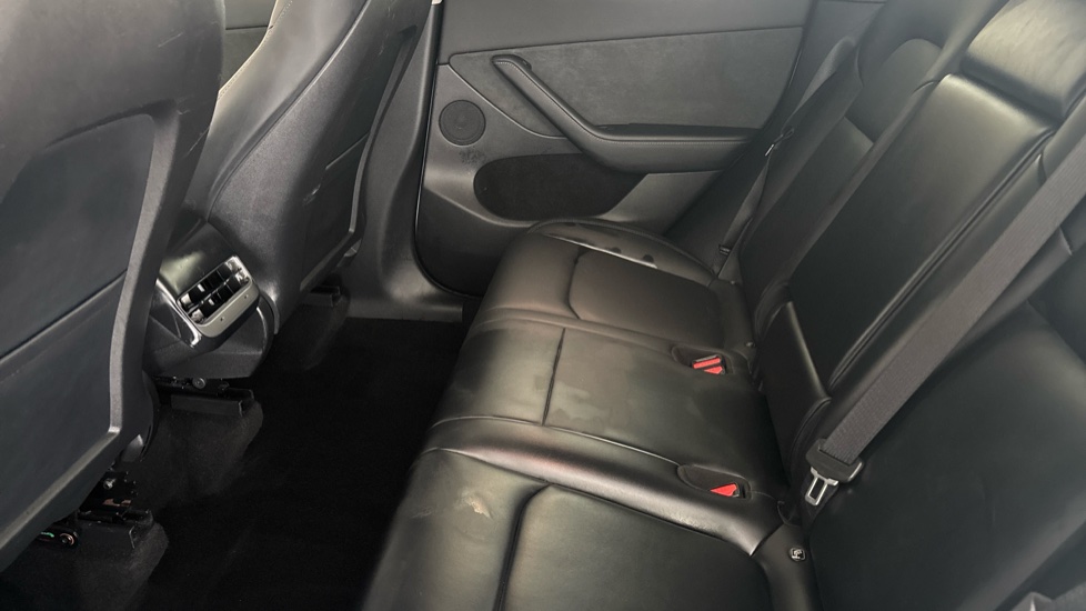 TESLA MODEL Y Image 14