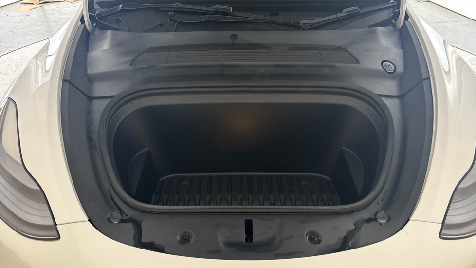 TESLA MODEL Y Image 16