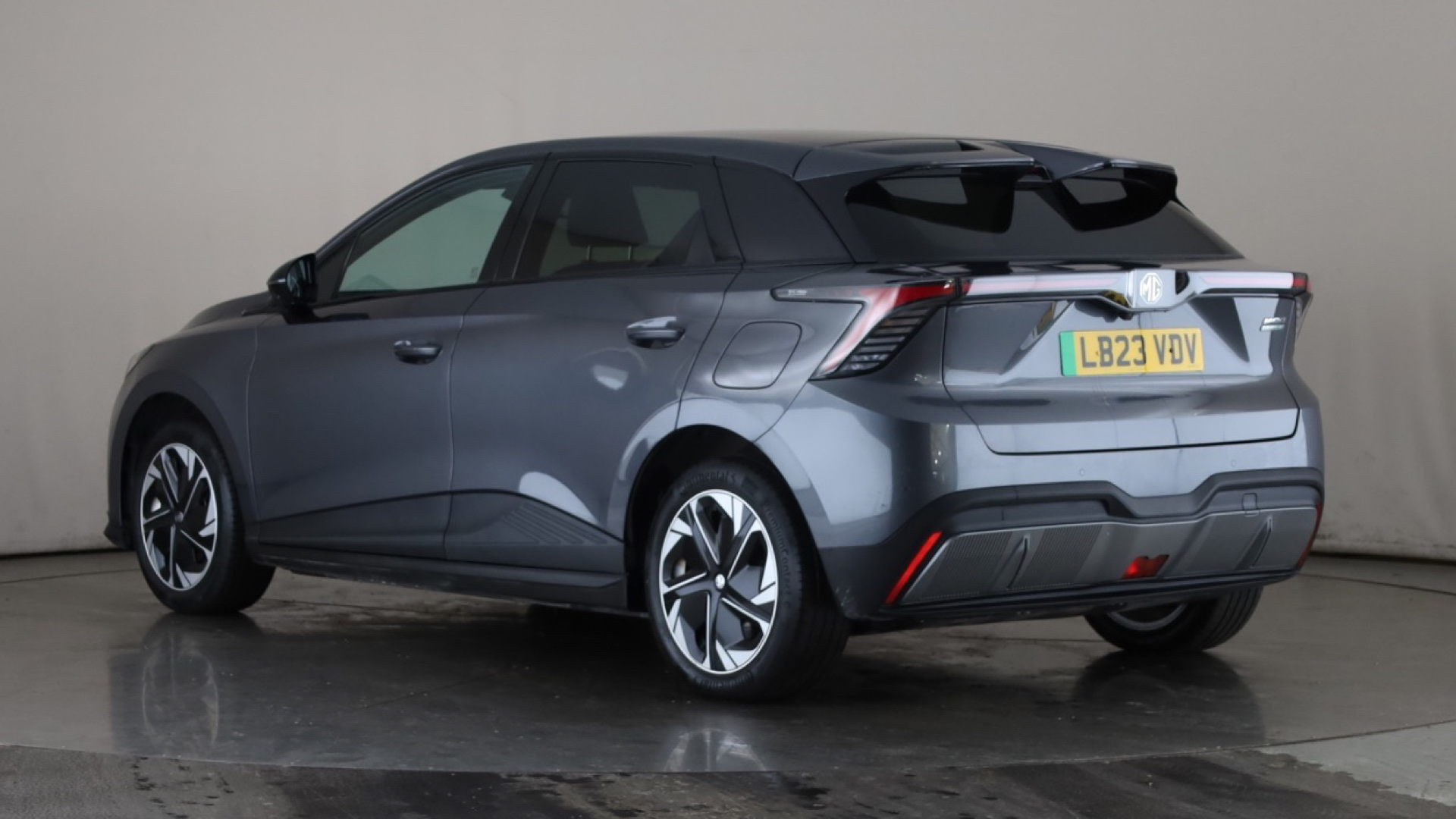150kW Trophy EV Long Range 64kWh 5dr Auto