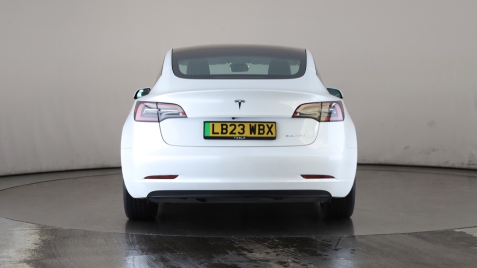 Tesla Model 3 Image 4