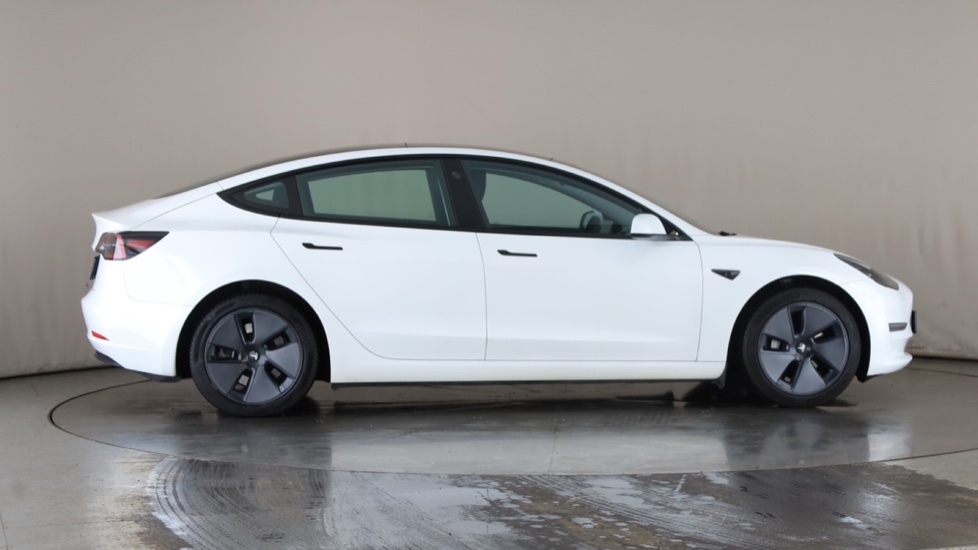 Tesla Model 3 Image 6