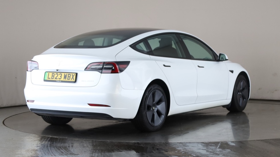 Tesla Model 3 Image 5