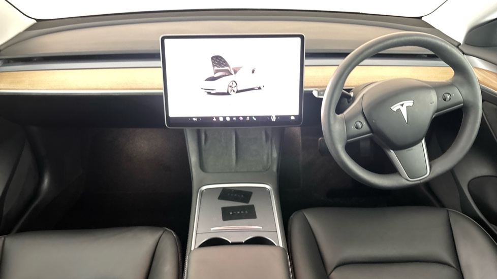 Tesla Model 3 Image 11