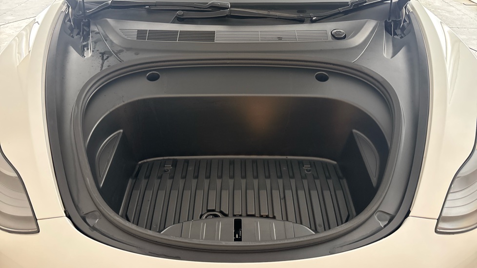 Tesla Model 3 Image 16