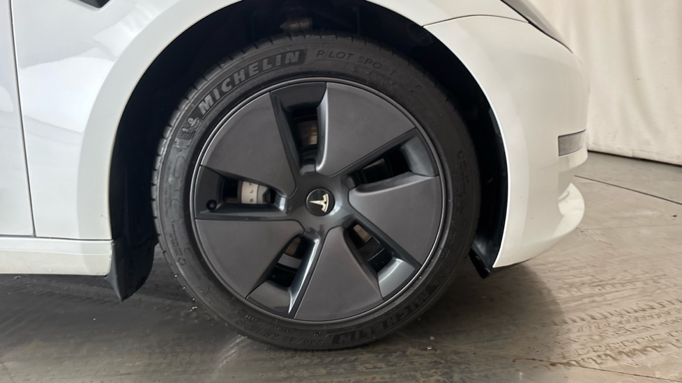 Tesla Model 3 Image 20