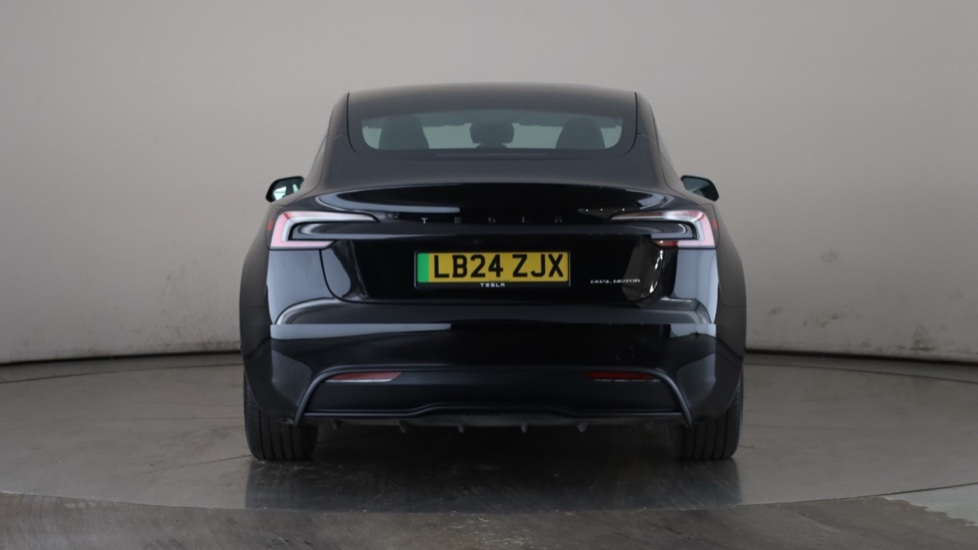 Tesla Model 3 Image 4