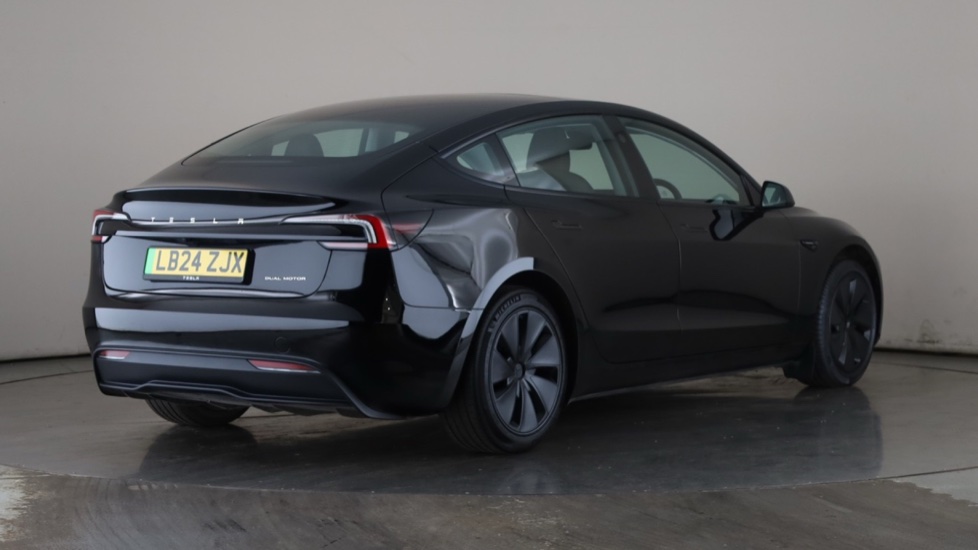 Tesla Model 3 Image 5