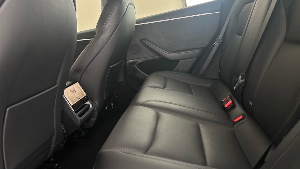 Tesla Model 3 Image 14