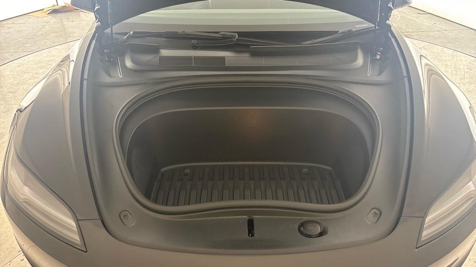 Tesla Model 3 Image 16