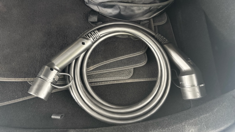 Tesla Model 3 Image 22