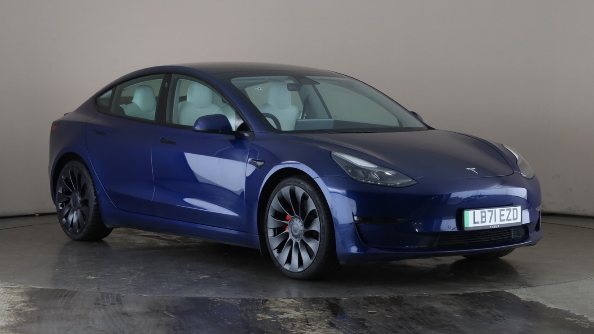 4027665 Performance AWD 4dr [Performance Upgrade] Auto