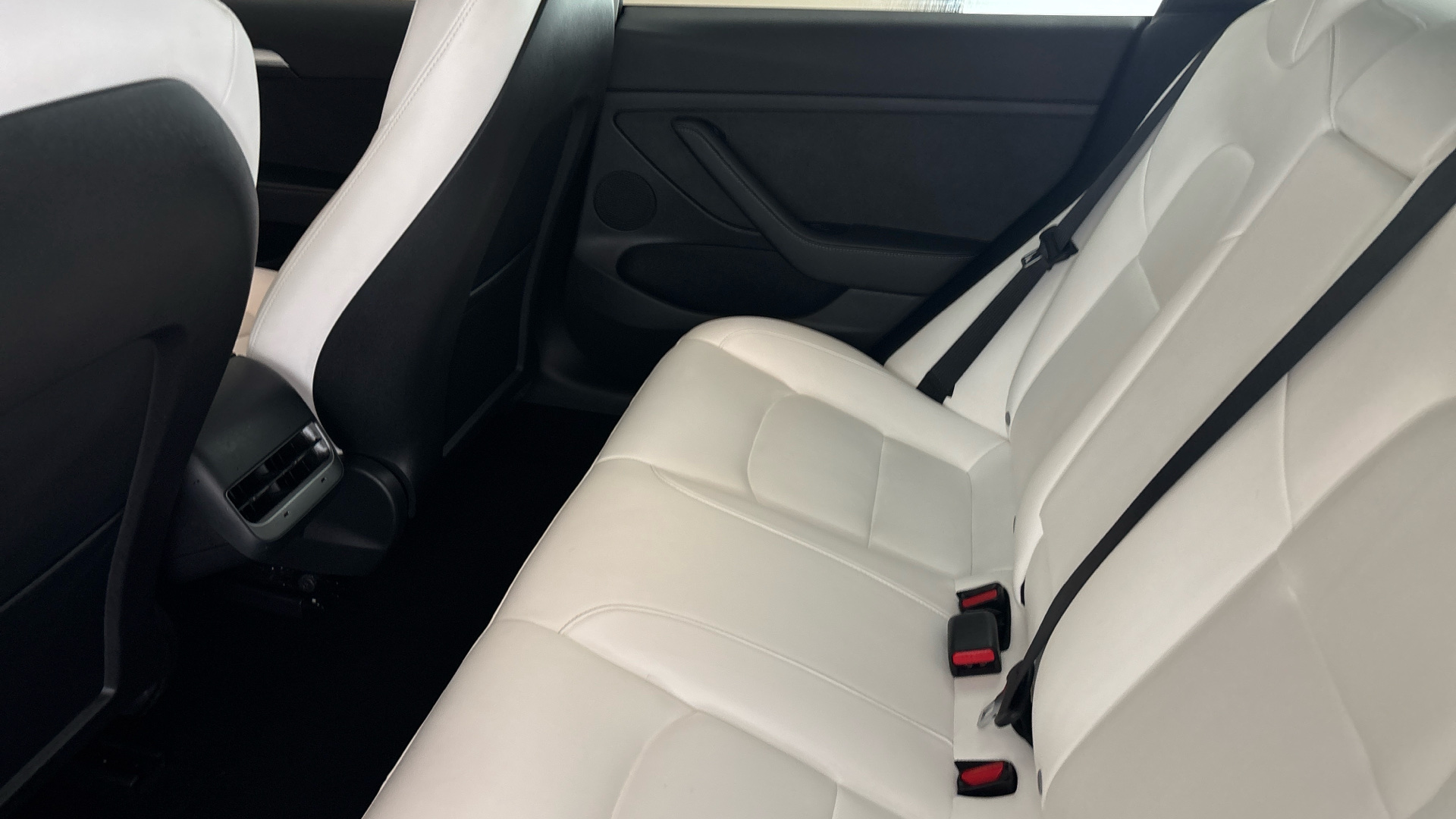 4027665 Performance AWD 4dr [Performance Upgrade] Auto