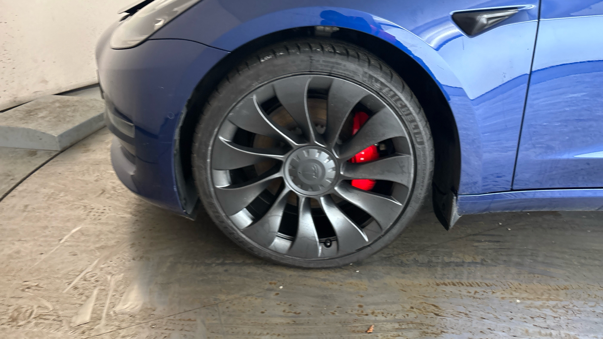 4027665 Performance AWD 4dr [Performance Upgrade] Auto