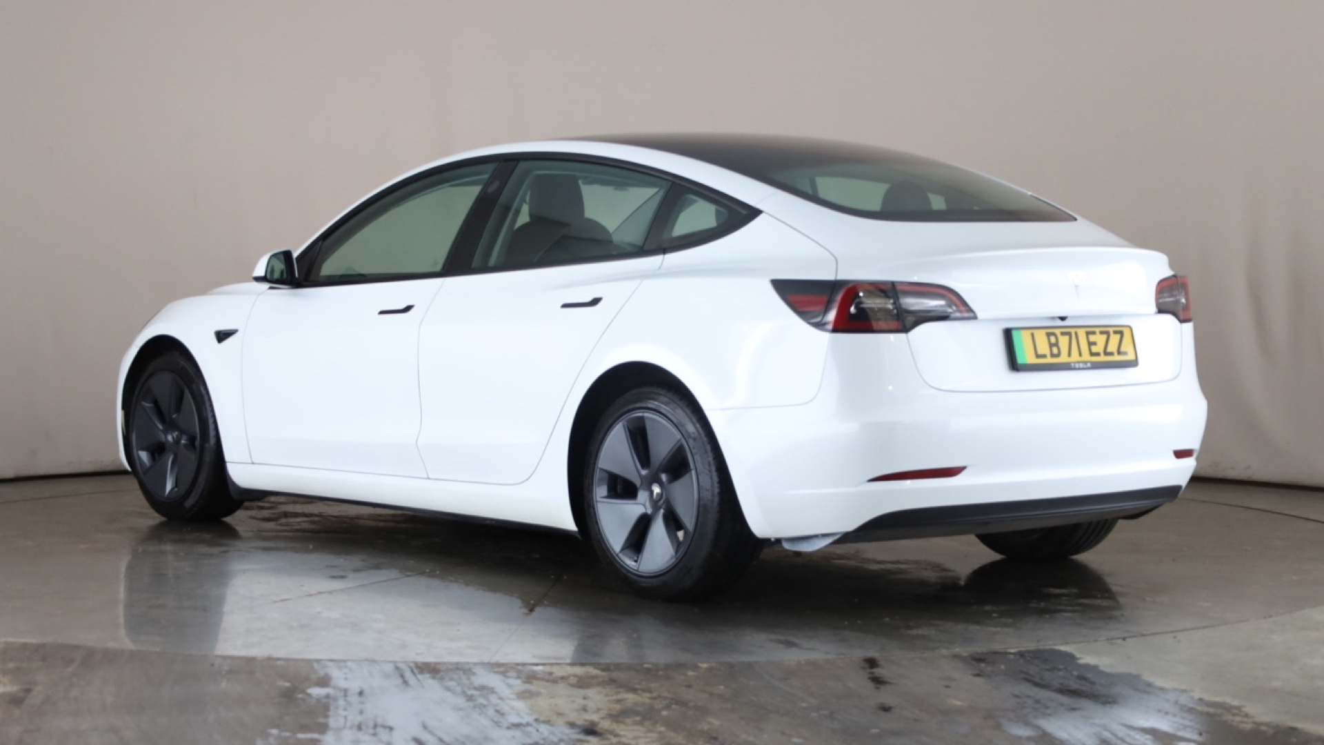 Standard Plus 4dr Auto [2021]