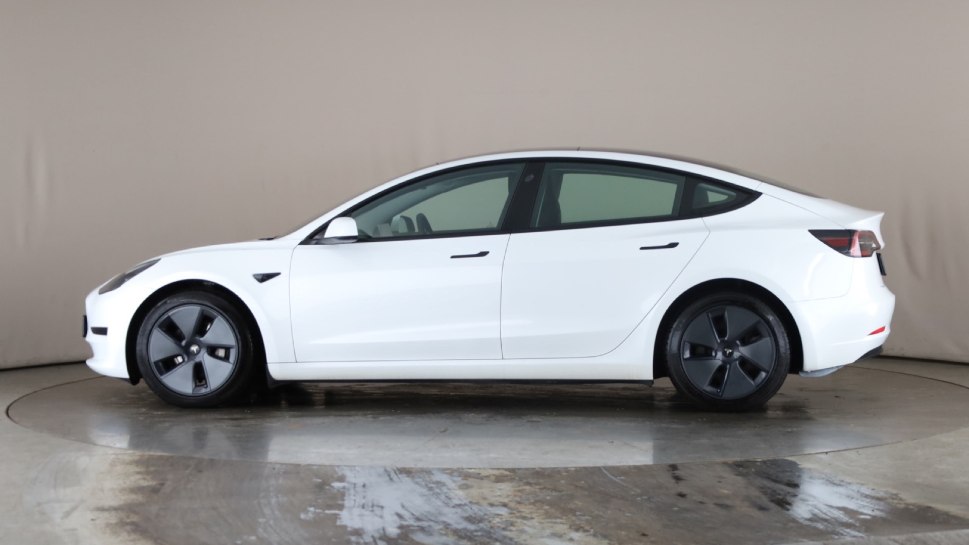 Standard Plus 4dr Auto [2021]