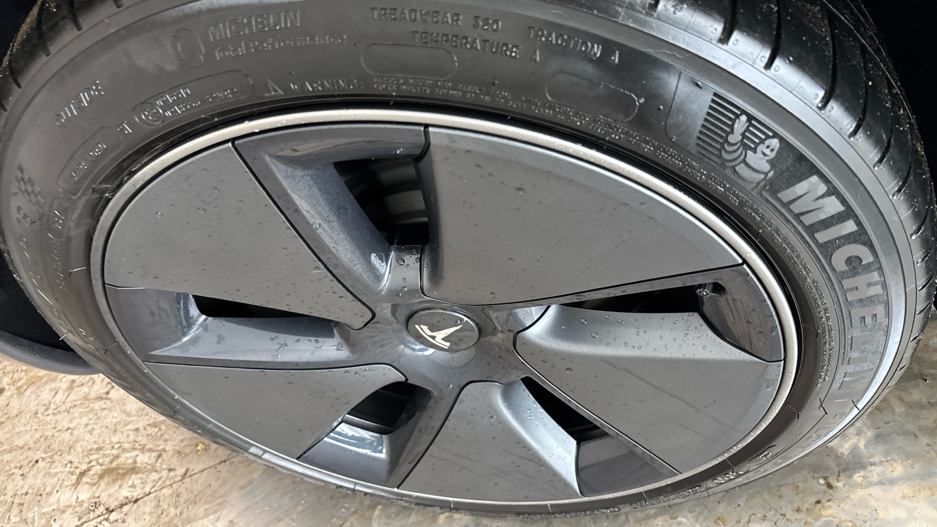 4027777 Long Range AWD 4dr Auto