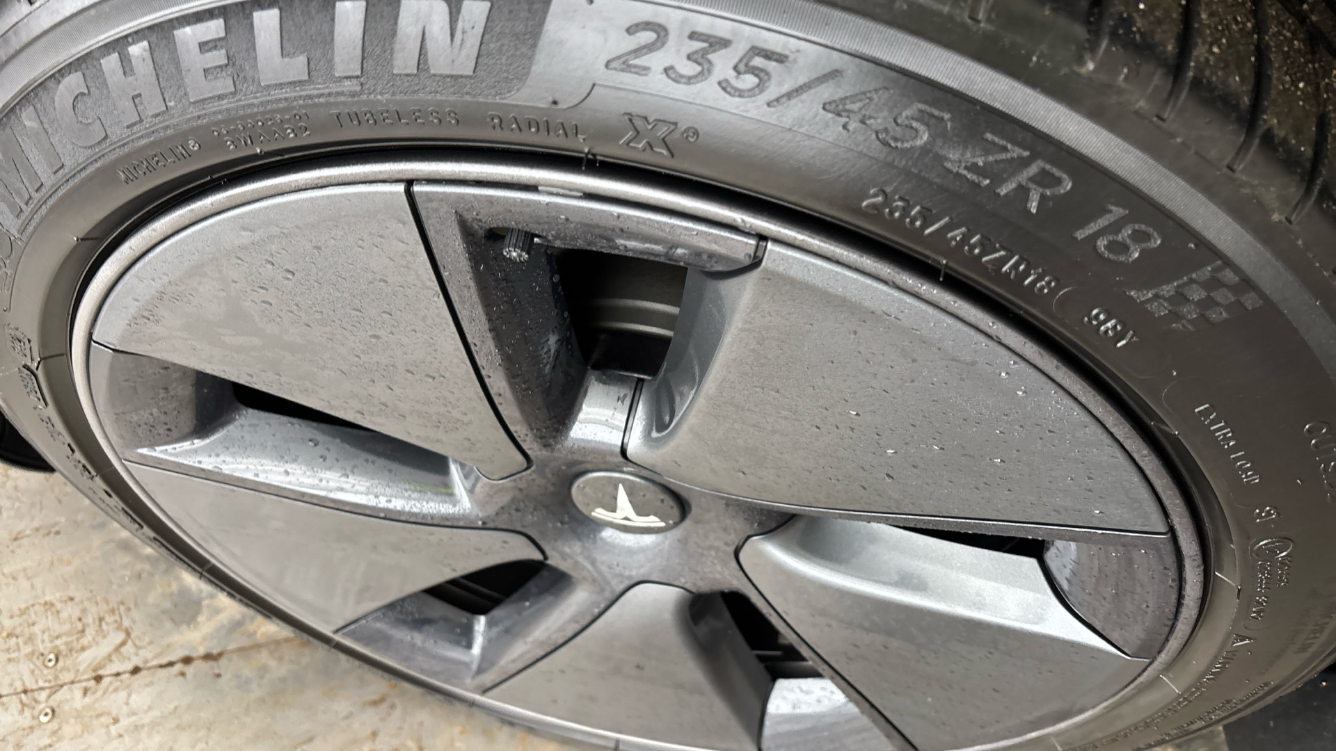 4027777 Long Range AWD 4dr Auto