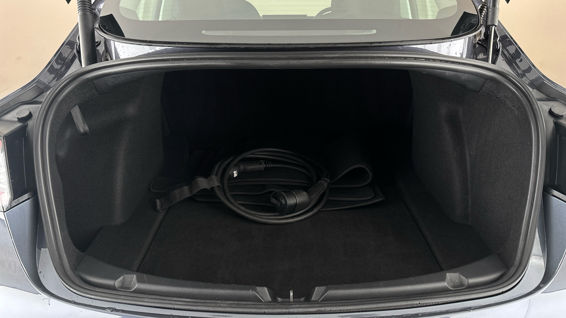 4027777 Long Range AWD 4dr Auto