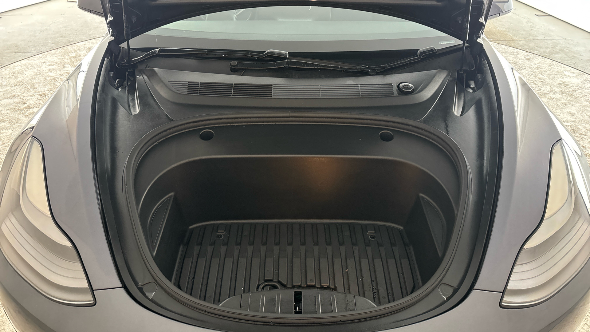 4027777 Long Range AWD 4dr Auto