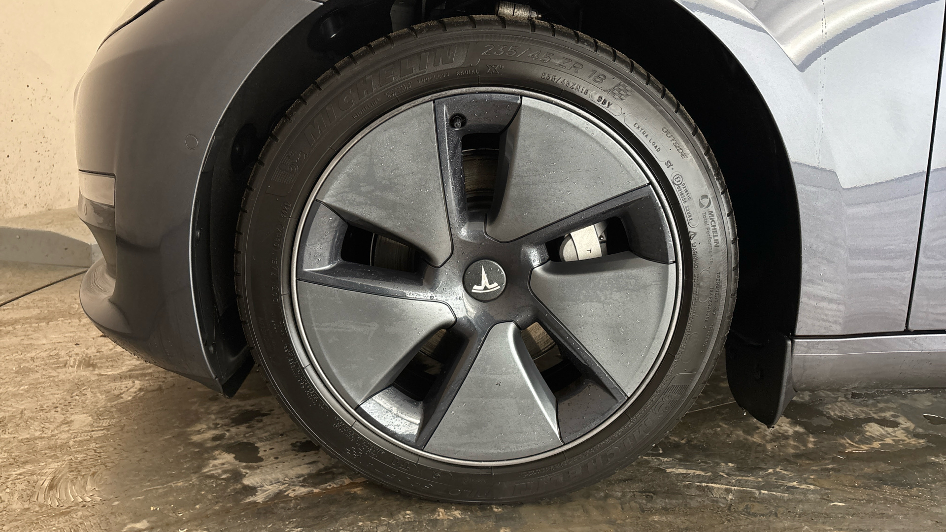 4027777 Long Range AWD 4dr Auto