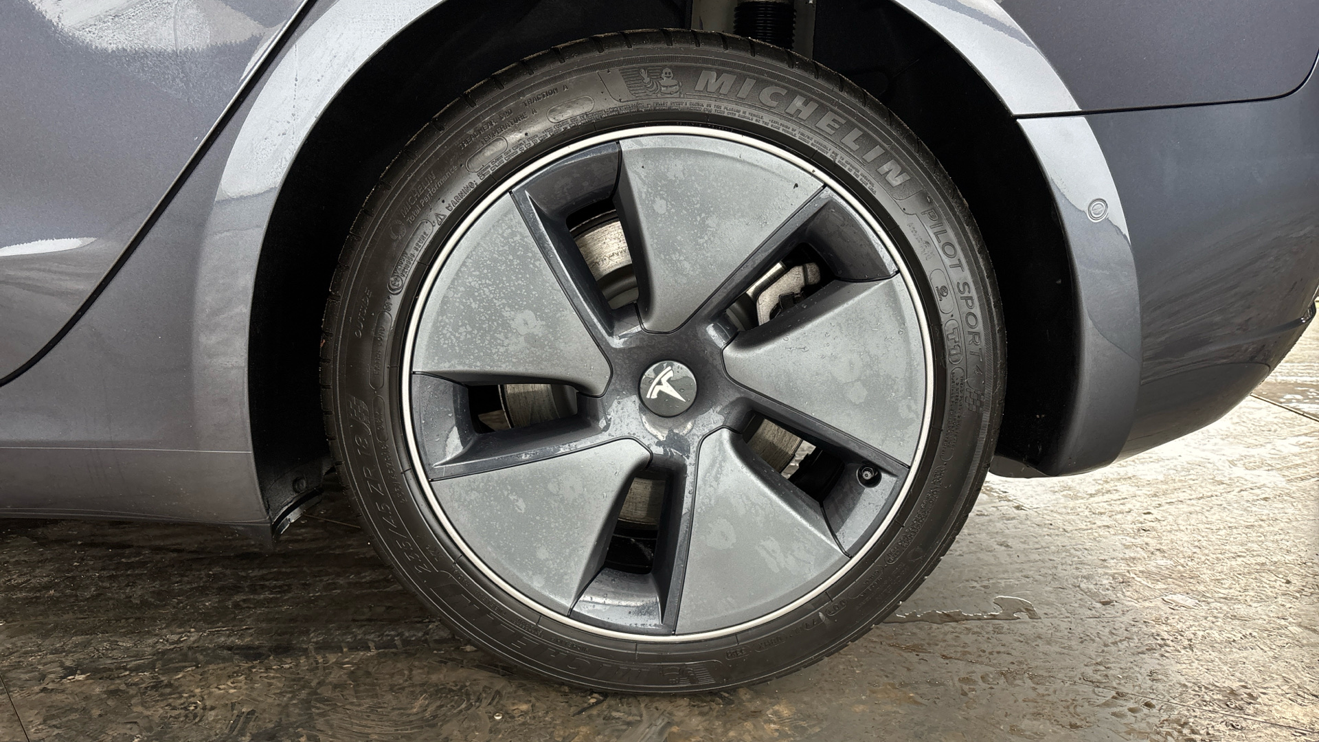 4027777 Long Range AWD 4dr Auto