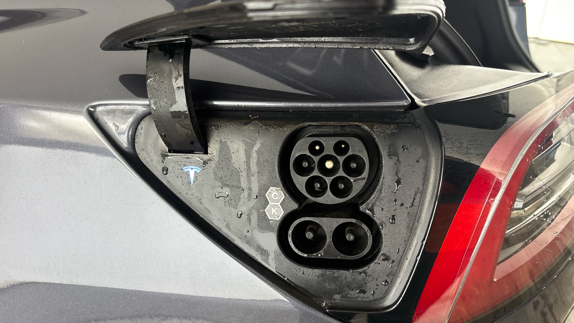 4027777 Long Range AWD 4dr Auto