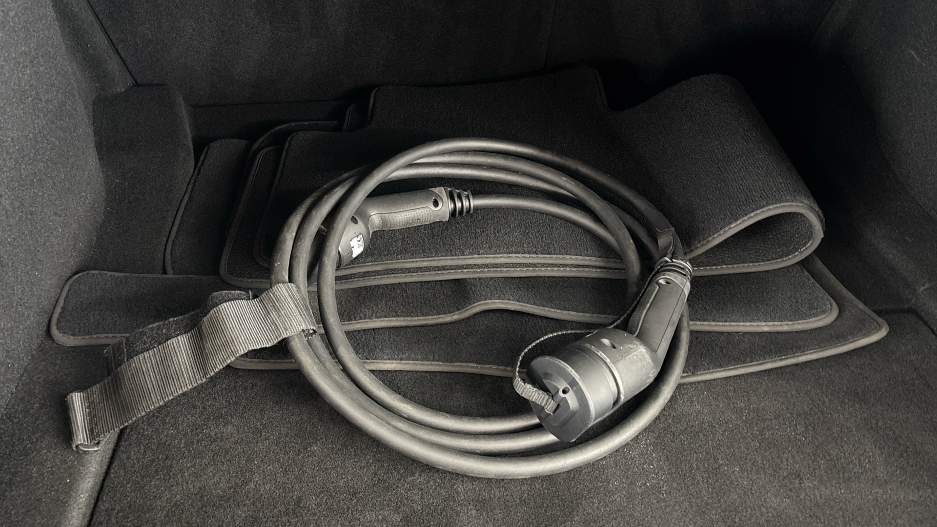 4027777 Long Range AWD 4dr Auto