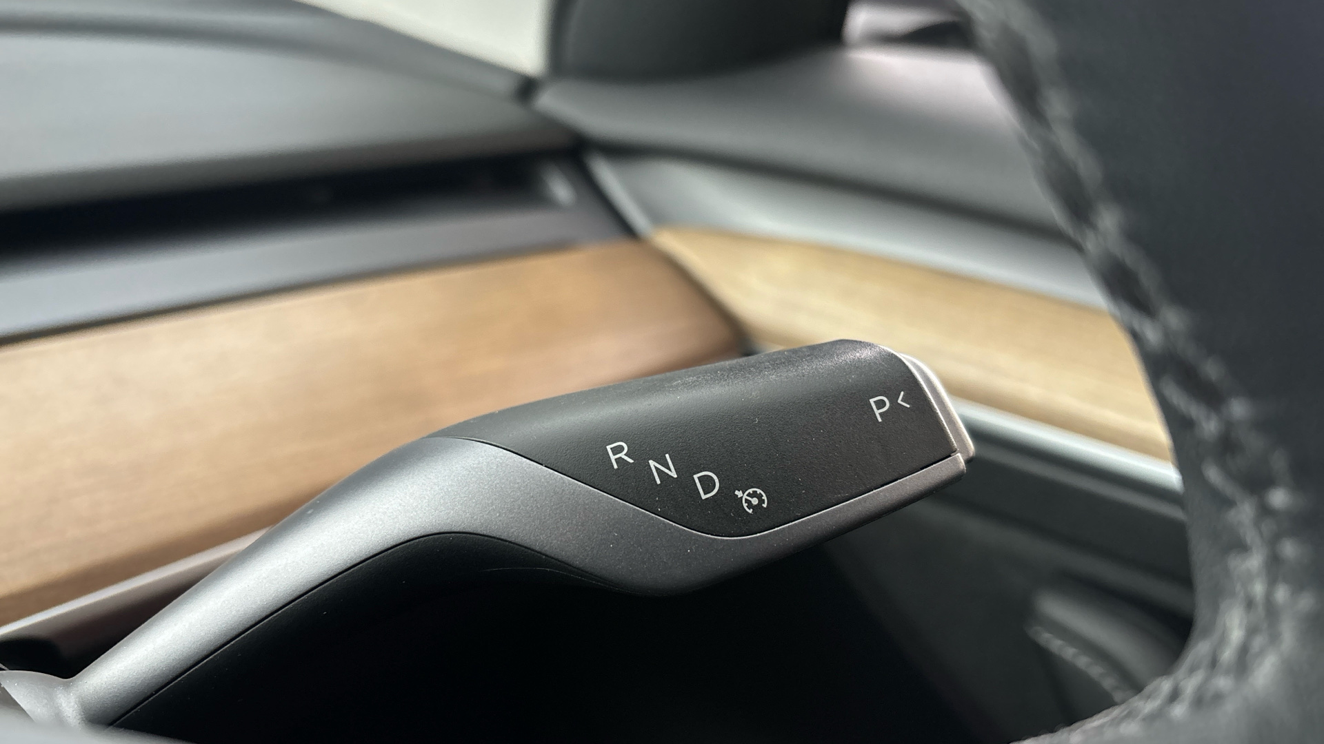 4027777 Long Range AWD 4dr Auto