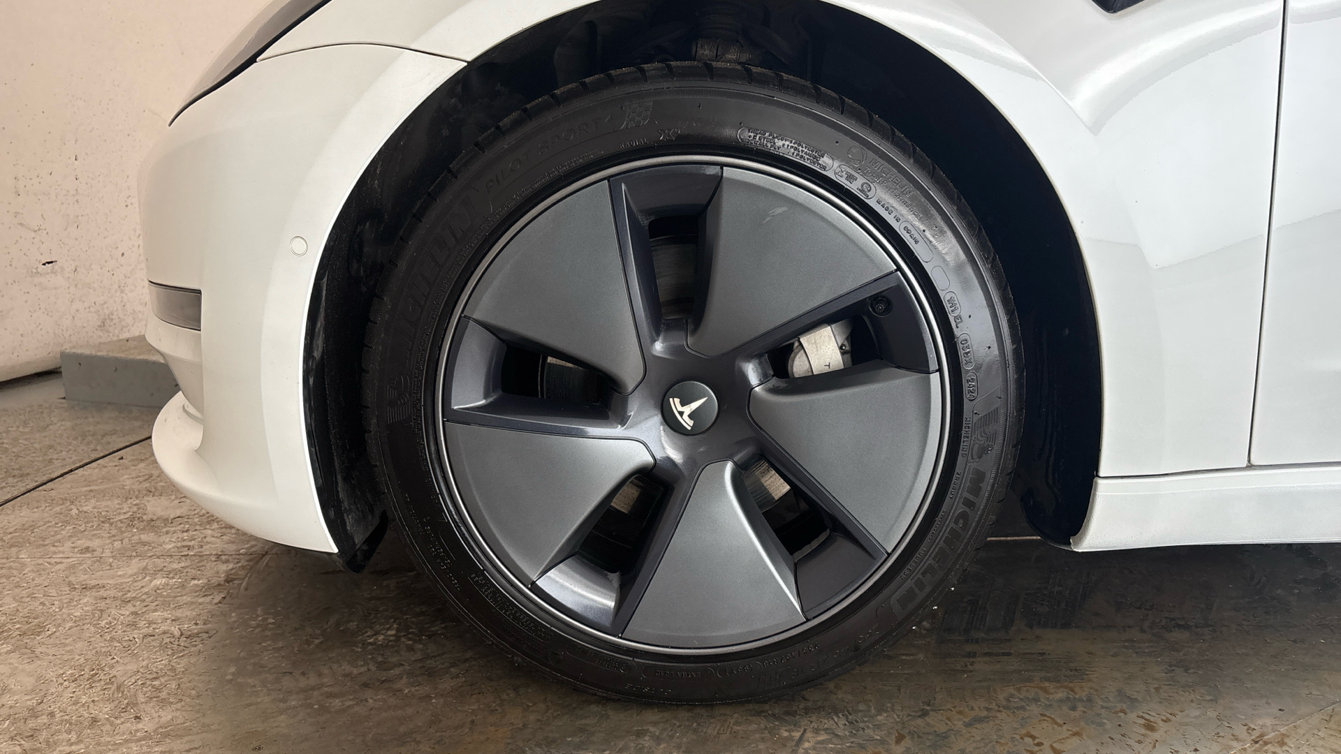 4020920 Long Range AWD 4dr Auto