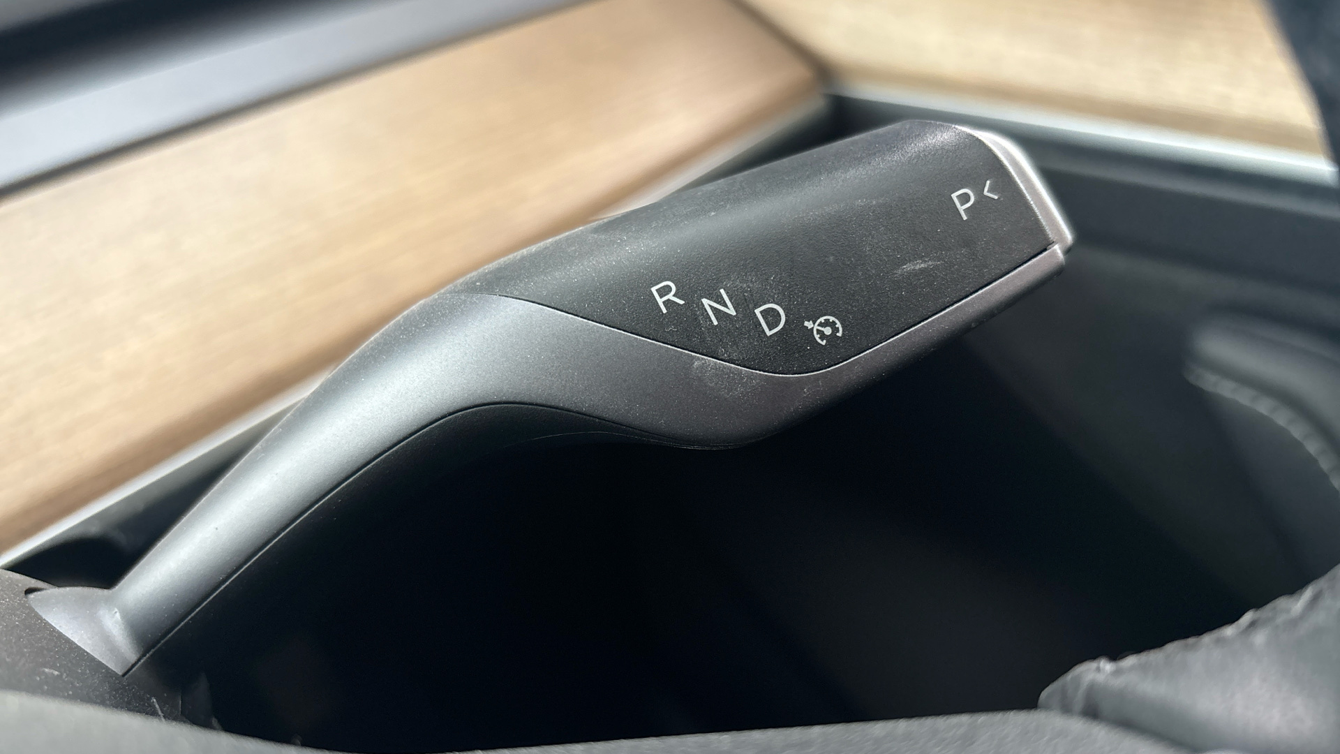 4020920 Long Range AWD 4dr Auto