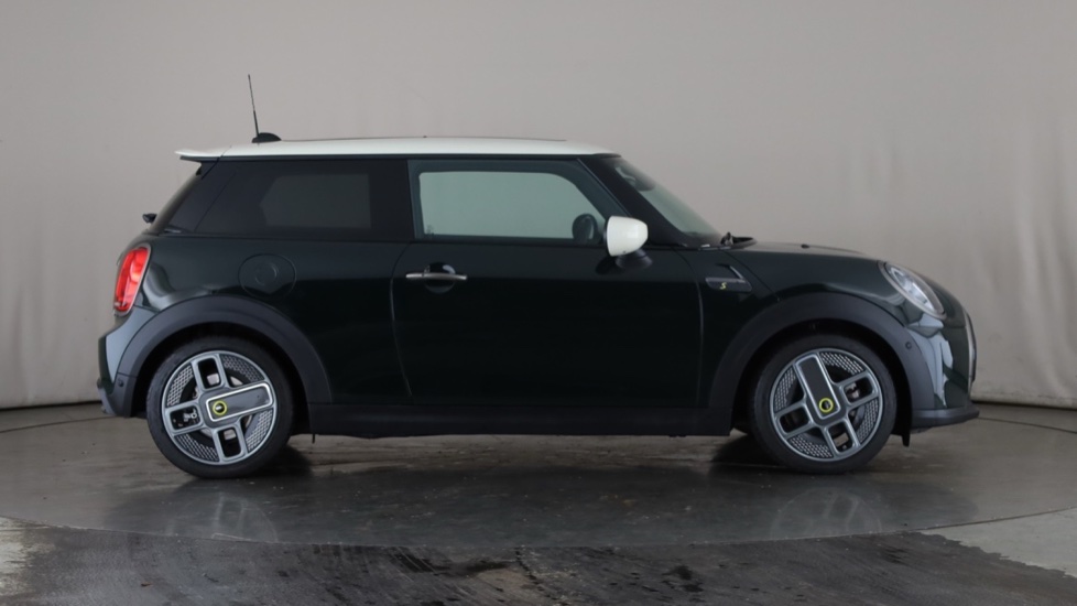 MINI HATCHBACK Image 6