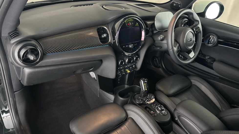 MINI HATCHBACK Image 10