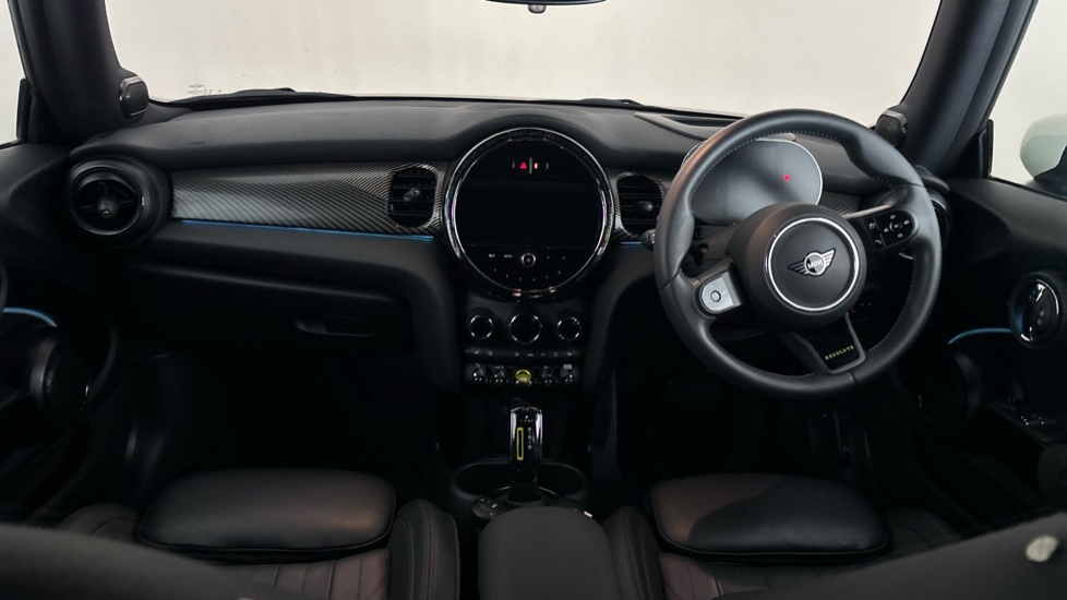 MINI HATCHBACK Image 11