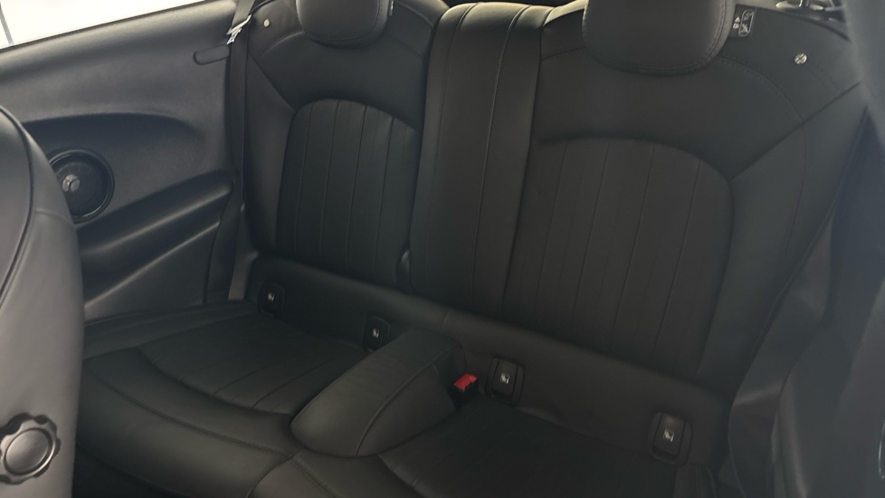 MINI HATCHBACK Image 14