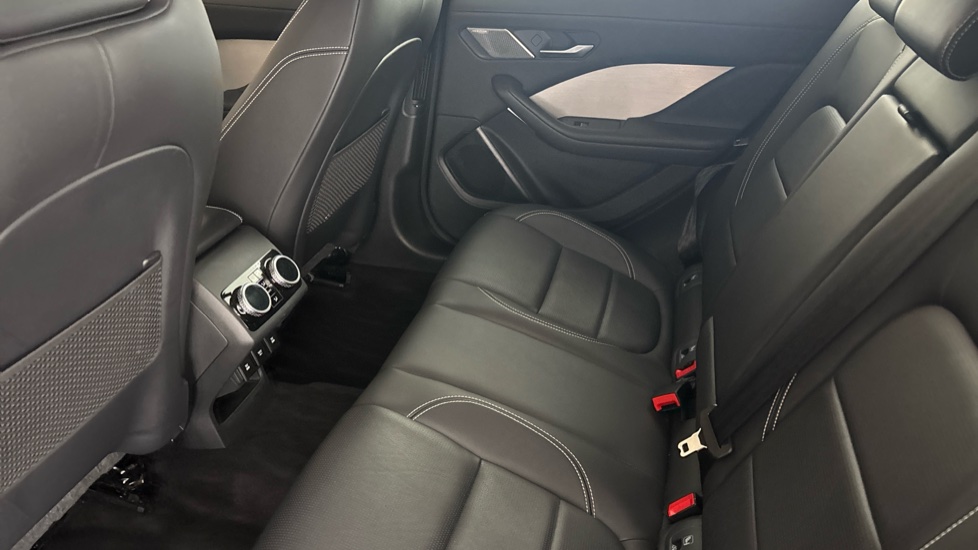 JAGUAR I-PACE Image 14