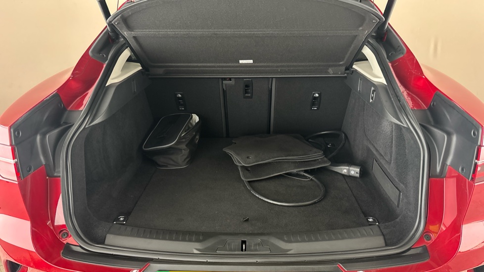 JAGUAR I-PACE Image 15