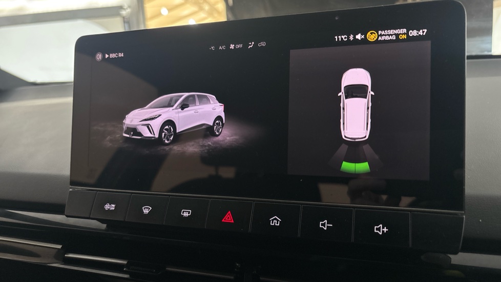 MG MG4 parking sensors