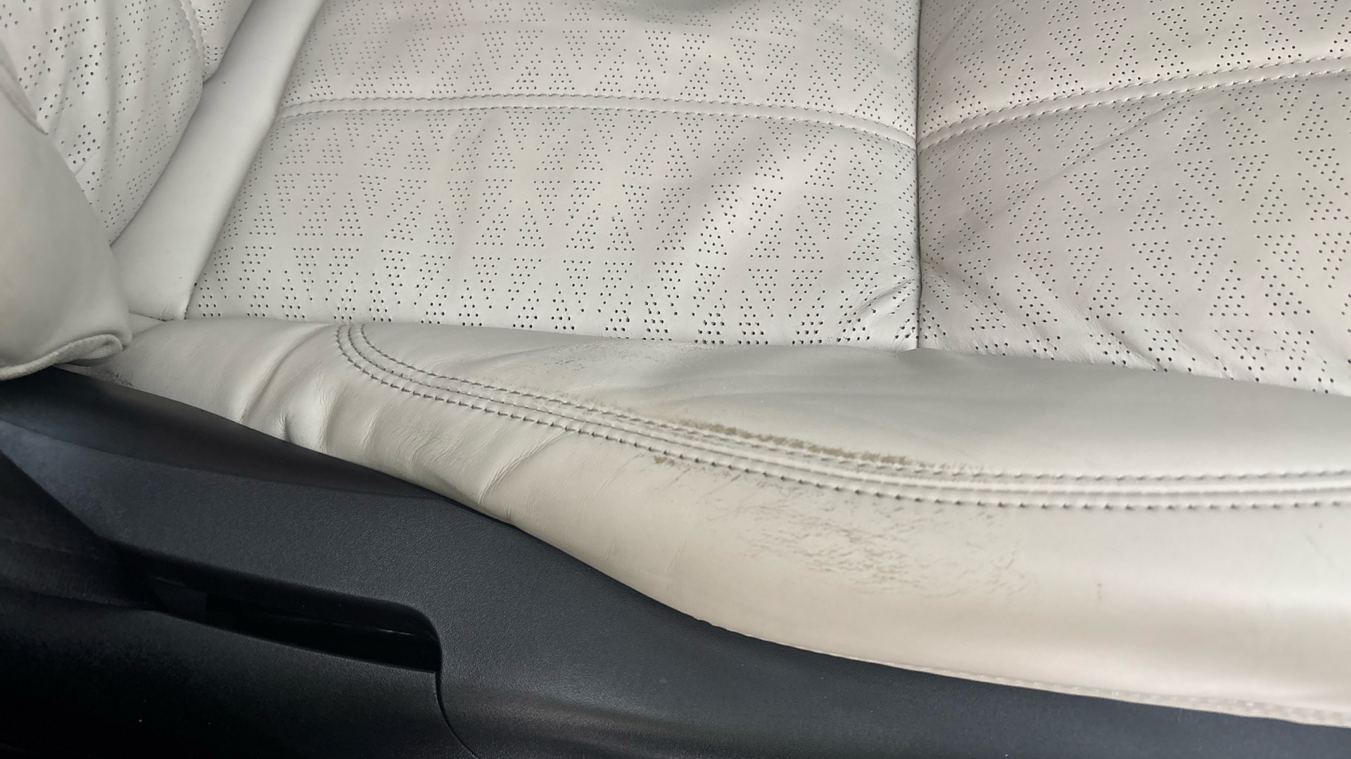 4027570 2.0 P400e Autobiography Dynamic 5dr Auto