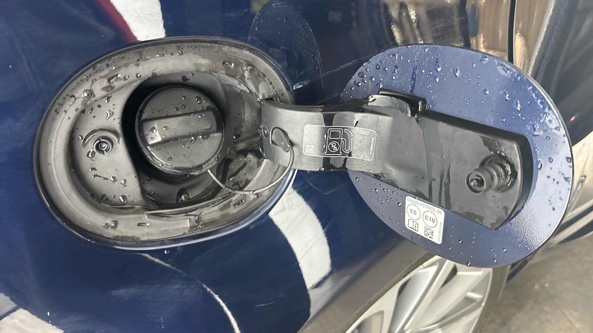 4027570 2.0 P400e Autobiography Dynamic 5dr Auto