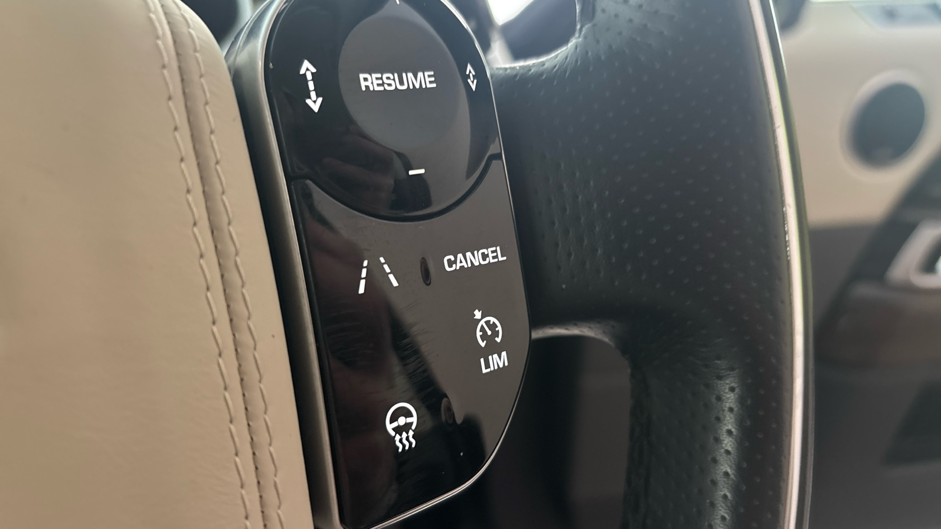 4027570 2.0 P400e Autobiography Dynamic 5dr Auto