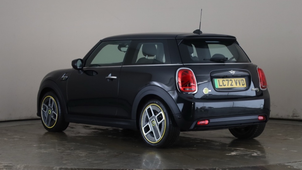 MINI HATCHBACK Image 3