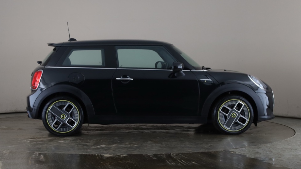 MINI HATCHBACK Image 6