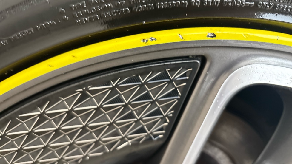 MINI HATCHBACK scuff