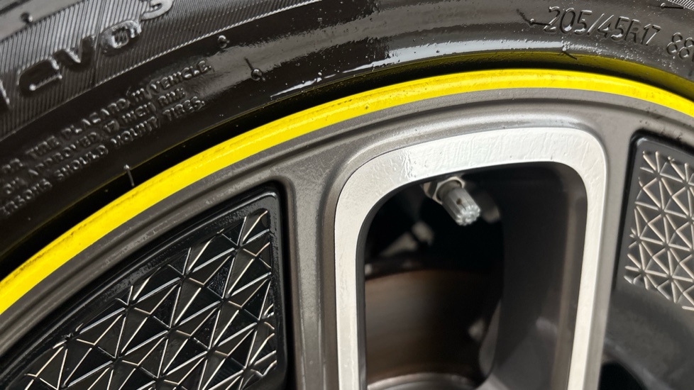 MINI HATCHBACK scuff