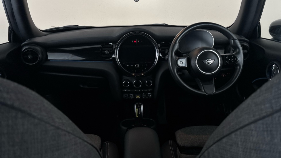 MINI HATCHBACK Image 11