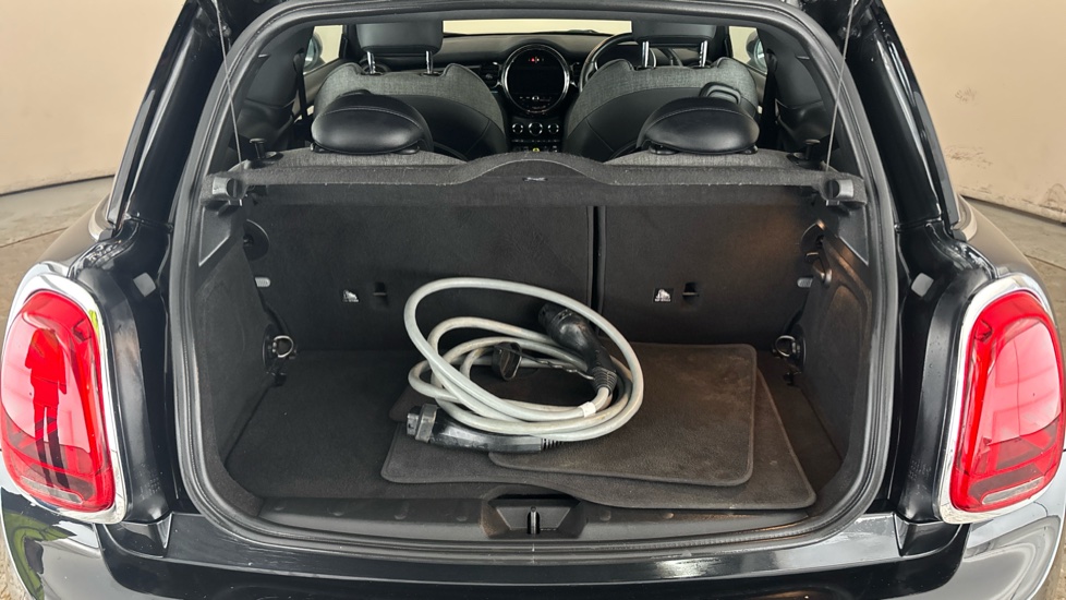 MINI HATCHBACK Image 15