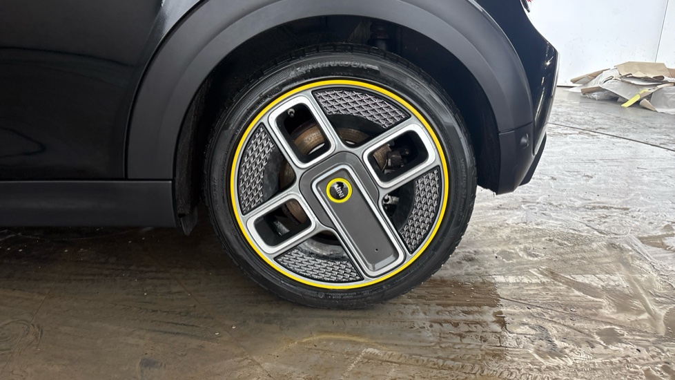 MINI HATCHBACK Image 18