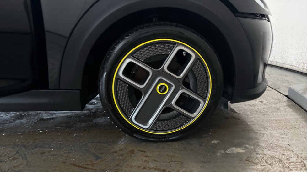 MINI HATCHBACK Image 20