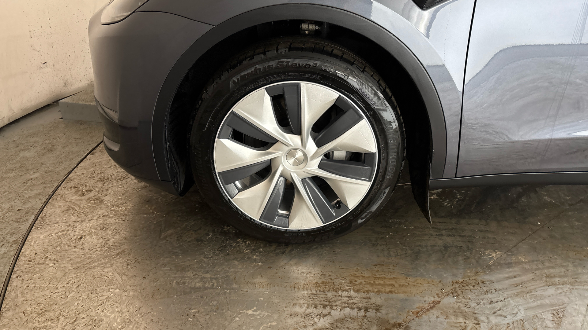 4049545 Long Range AWD 5dr Auto